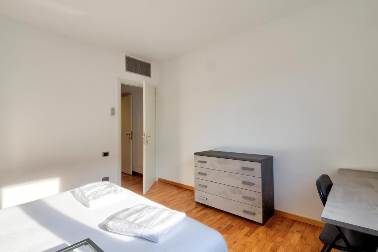 Splendida Terrazza Su Arcimboldi - Milano Bicocca Appartement Buitenkant foto